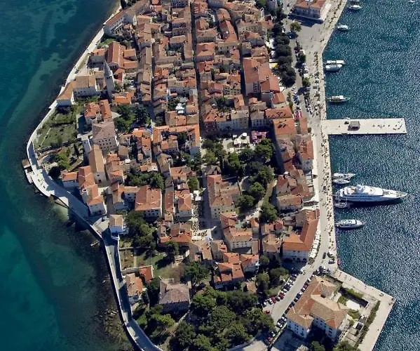 Apartment Porec פורץ