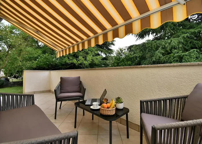 Apartment Porec פורץ