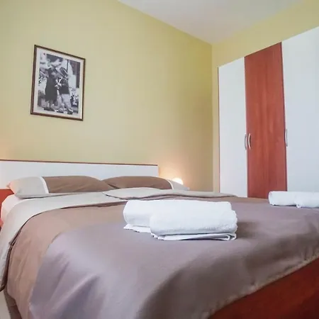 Апартаменти Apartment Porec *
